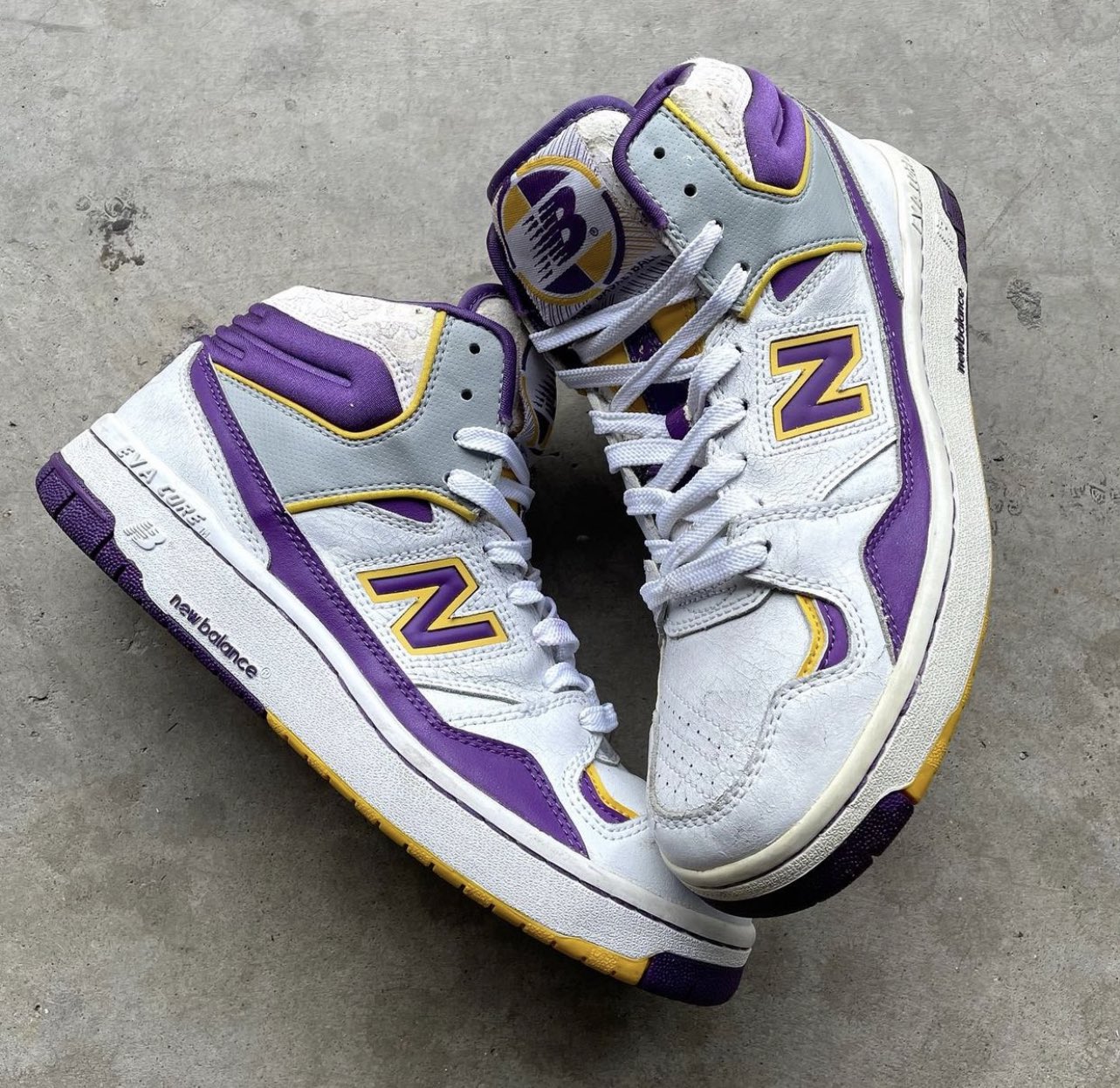 reunirse Ataque de nervios Discriminación Nice Kicks na Twitteru: "New Balance 800 James Worthy Lakers Edition. 🟣🟡  https://t.co/cLl0mm2BB3" / Twitter