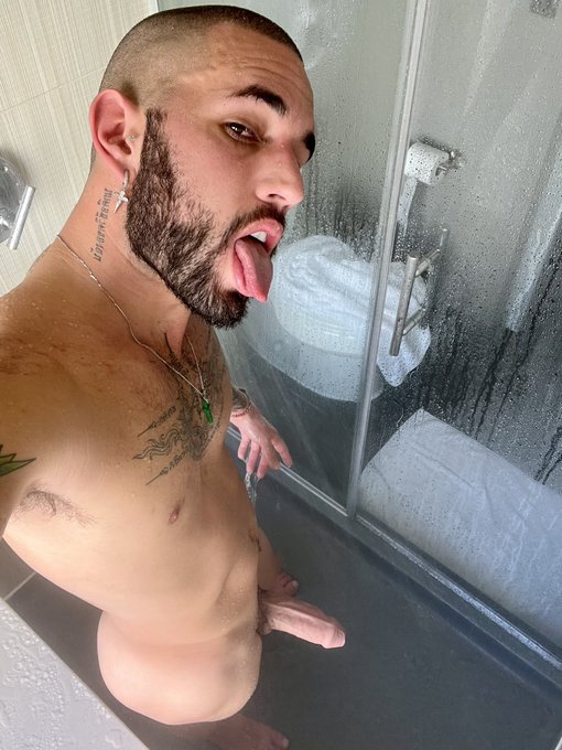 lick me up and take me like a vitamin https://t.co/x3nNYK6tdI