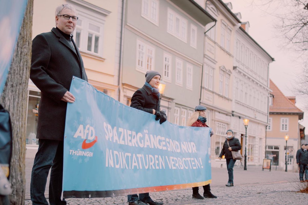 DanielHaseloff's tweet image. Mit unserer gestrigen Aktion haben wir verdeutlicht, dass wir als @AfD_Thueringen hinter den Protestbewegungen gegen die #Impfpflicht stehen. #Spaziergaenge #Freiheit #Thueringen