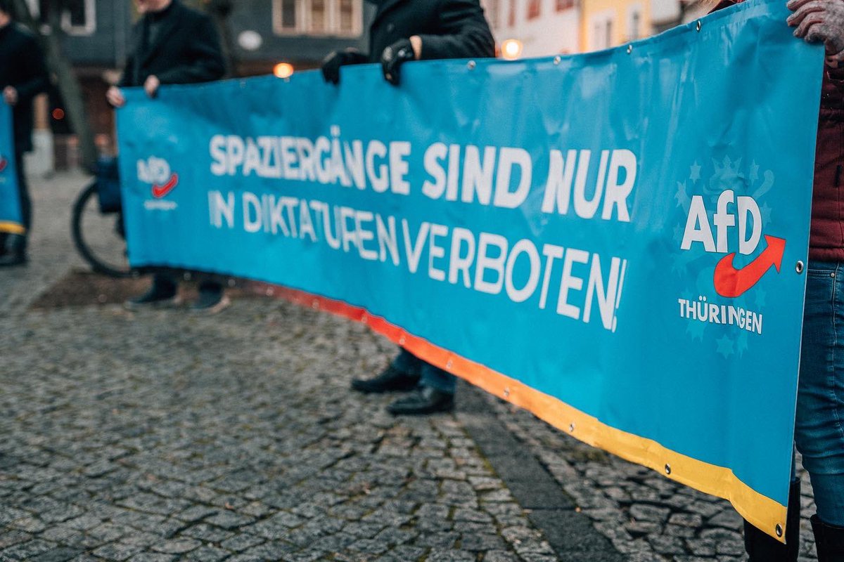 DanielHaseloff's tweet image. Mit unserer gestrigen Aktion haben wir verdeutlicht, dass wir als @AfD_Thueringen hinter den Protestbewegungen gegen die #Impfpflicht stehen. #Spaziergaenge #Freiheit #Thueringen