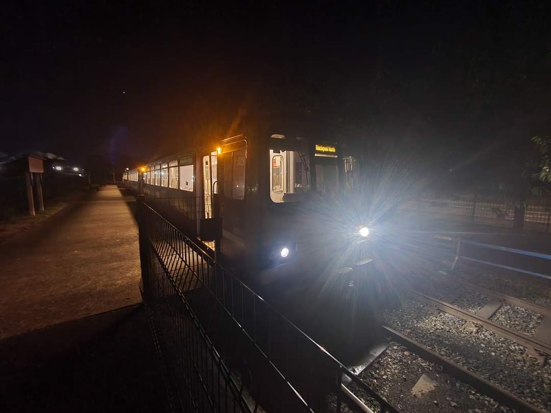 AFRailway's tweet photo. We have a Pacer driver experience slot available this Saturday the 22th January  at 15:30. For £200 you can drive 144017 around the Scunthorpe Steelworks site for 2 hours, covering around 25-30 miles of track.  
For information or to book, Please call 07889 297271 https://t.co/TqpRPN4va0