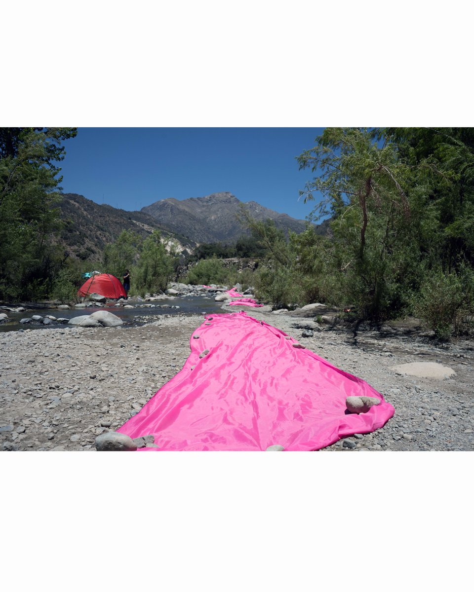 PaisXtina's tweet photo. Habitar país Xtina por un día
Acción de Arte Efímera. Reserva Coyanco, San José de Maipo.
#arteefimero #efimero #arte #habitar #Micronacion #fondart #paisxtina #titimagnino #caminatanaturaleza #fondart2021 #buenvivir #artecontemporaneo #bandera #artefronterizo #arteyterritorio https://t.co/sHHdUcTrLS