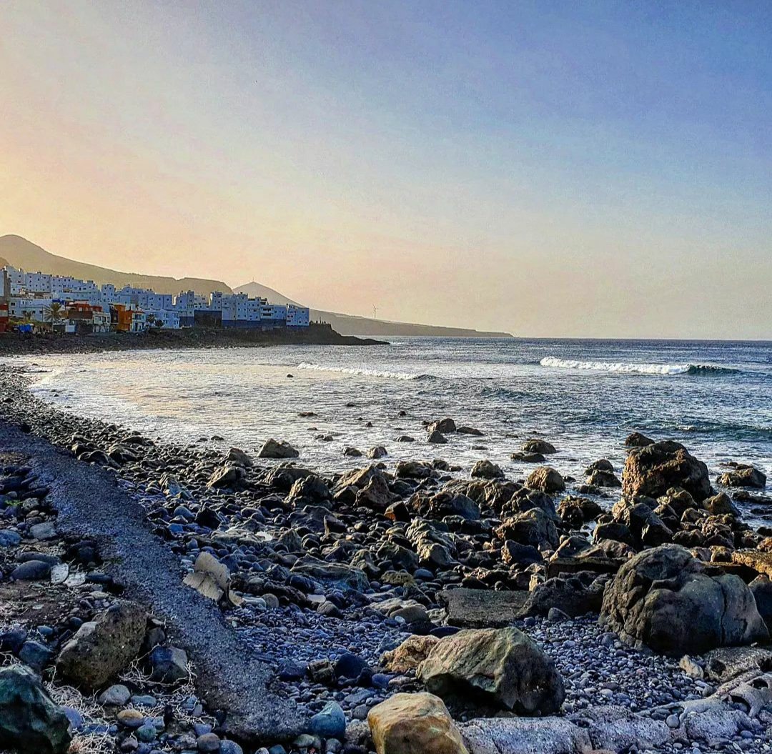 albarodriguezhe's tweet photo. Costa Norte! #Moya #GranCanaria #IslasCanarias #Canarias #Calima #FelizNoche @EmocionesCan @gcabrerar80 https://t.co/ma5zJoznYP