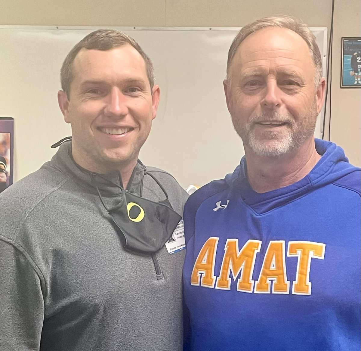 CoachHagerty's tweet photo. Thank you @KennyDillingham @OregonFootball for coming out to see our student-athletes this afternoon. https://t.co/Pv3i7ZPMrR
