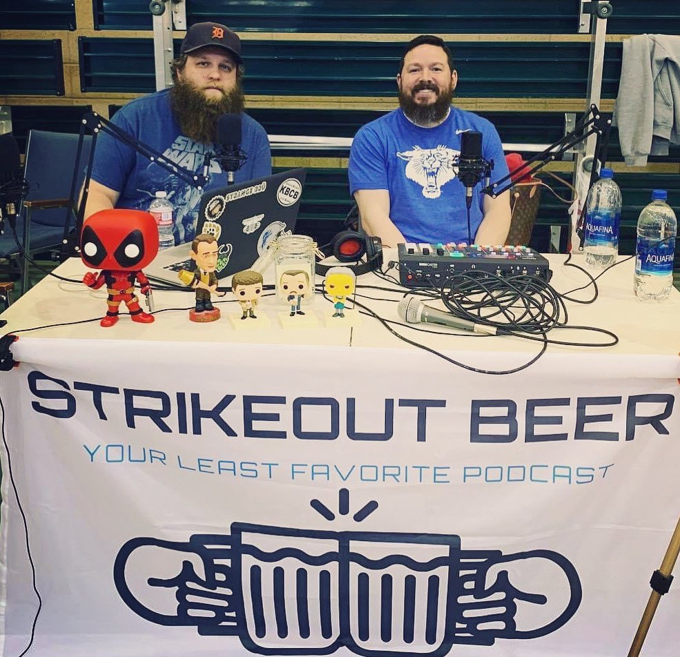 StrikeoutBeer's tweet photo. Dec 2019! Wow! I remember losing my voice after covering this Cowtown Christmas Con. We talked to so many cool people and it was a blast.
#strikeoutbeer #podcast #partycast #partycastnetwork #comiccon #live #liveshow #throwback #beginning https://t.co/t2kDk7Pslb