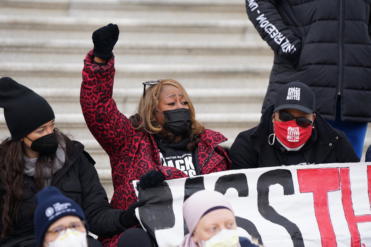 LetsUnpac's tweet photo. 🗣️Show us what democracy looks like? THIS is what democracy looks like!🗣️
On DAY 6 of our #HungerStrike4Democracy, we were among the 29 nonviolent demonstrators ARRESTED while pleading the Senate pass the #FreedomToVote John Lewis Act before it's too late. https://t.co/0hyE4f5sVe