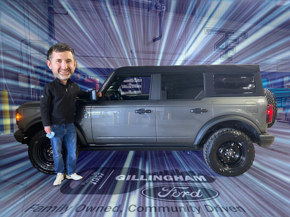 GillinghamFord's tweet photo. We feel it's ok for Clayton to have a "bighead" after receiving the keys to his #BroncoBlackDiamond at #8383BrookparkRd
Welcome to the family & thanks for trusting #GoGillingham, Mike #Trav4Ford & David 💙🐴🔑🎈 https://t.co/67Zv4bGkzu
