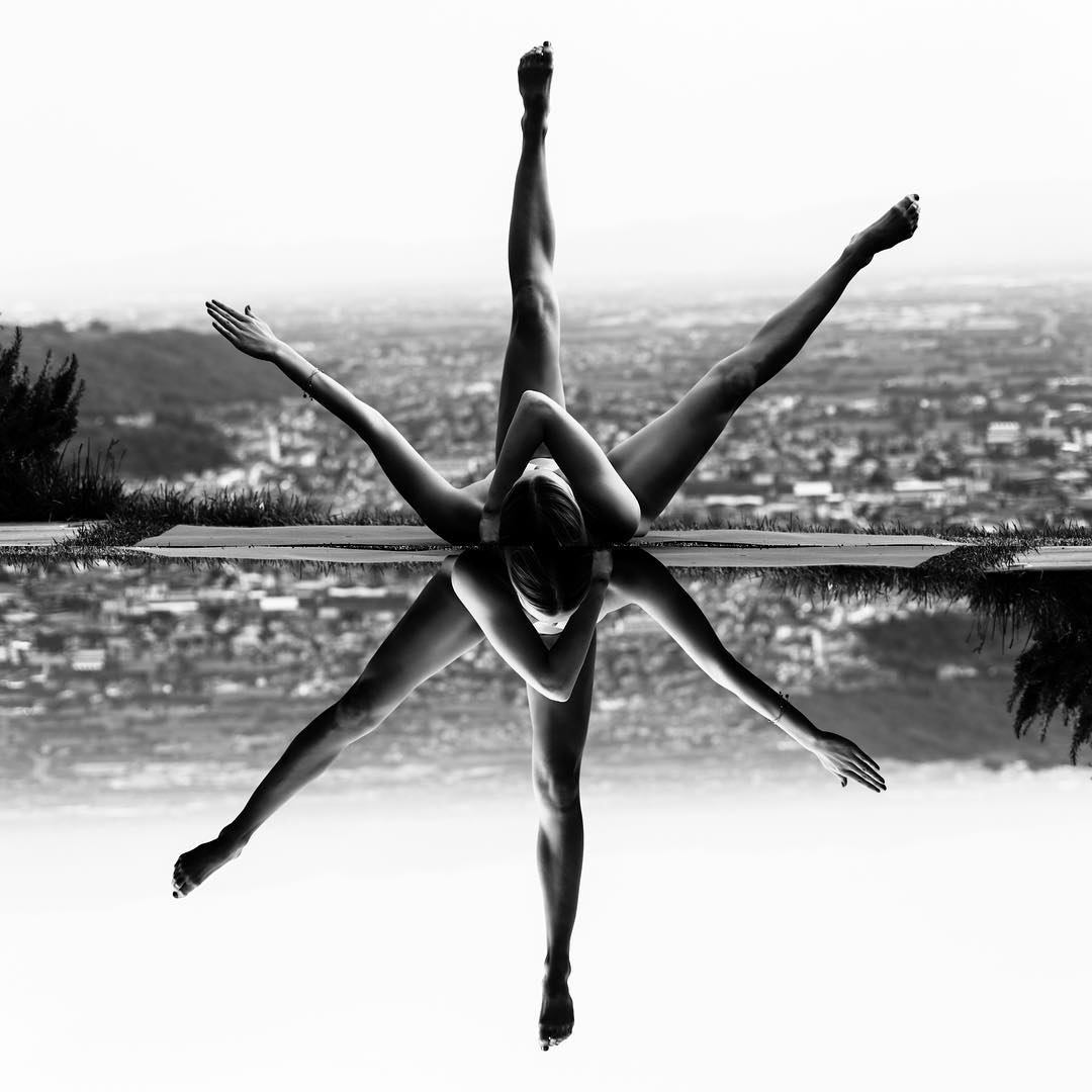 NudeYogaGirl's tweet photo. You are a star. 🖤✨ https://t.co/XYr4A71y3N