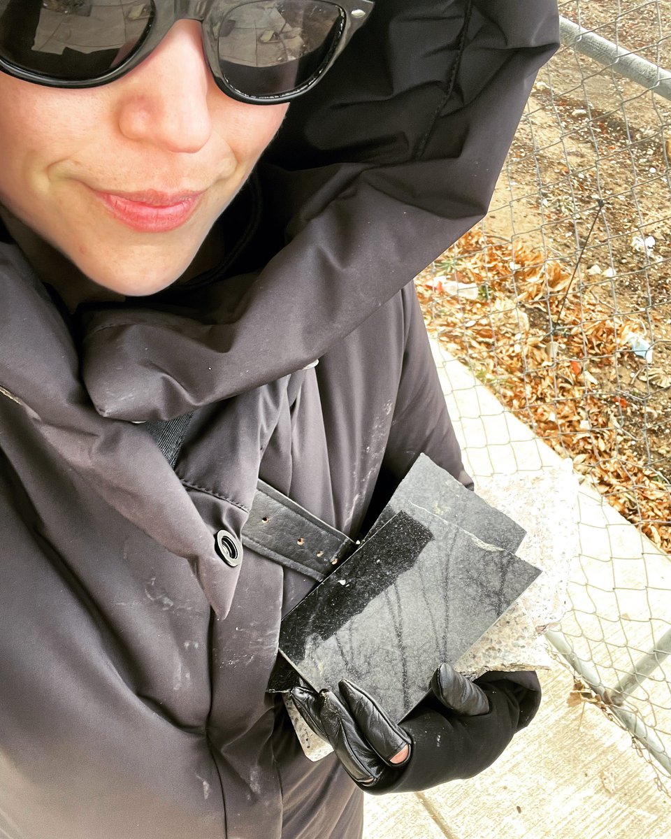 #trashfind of the day. I do not need all of this granite. I’ve had my eye on it for months, you know, just in case. I keep telling myself to stop keeping the weird shit I find on the ground and I’m failing.  #randomartsupplies #whyamilikethis