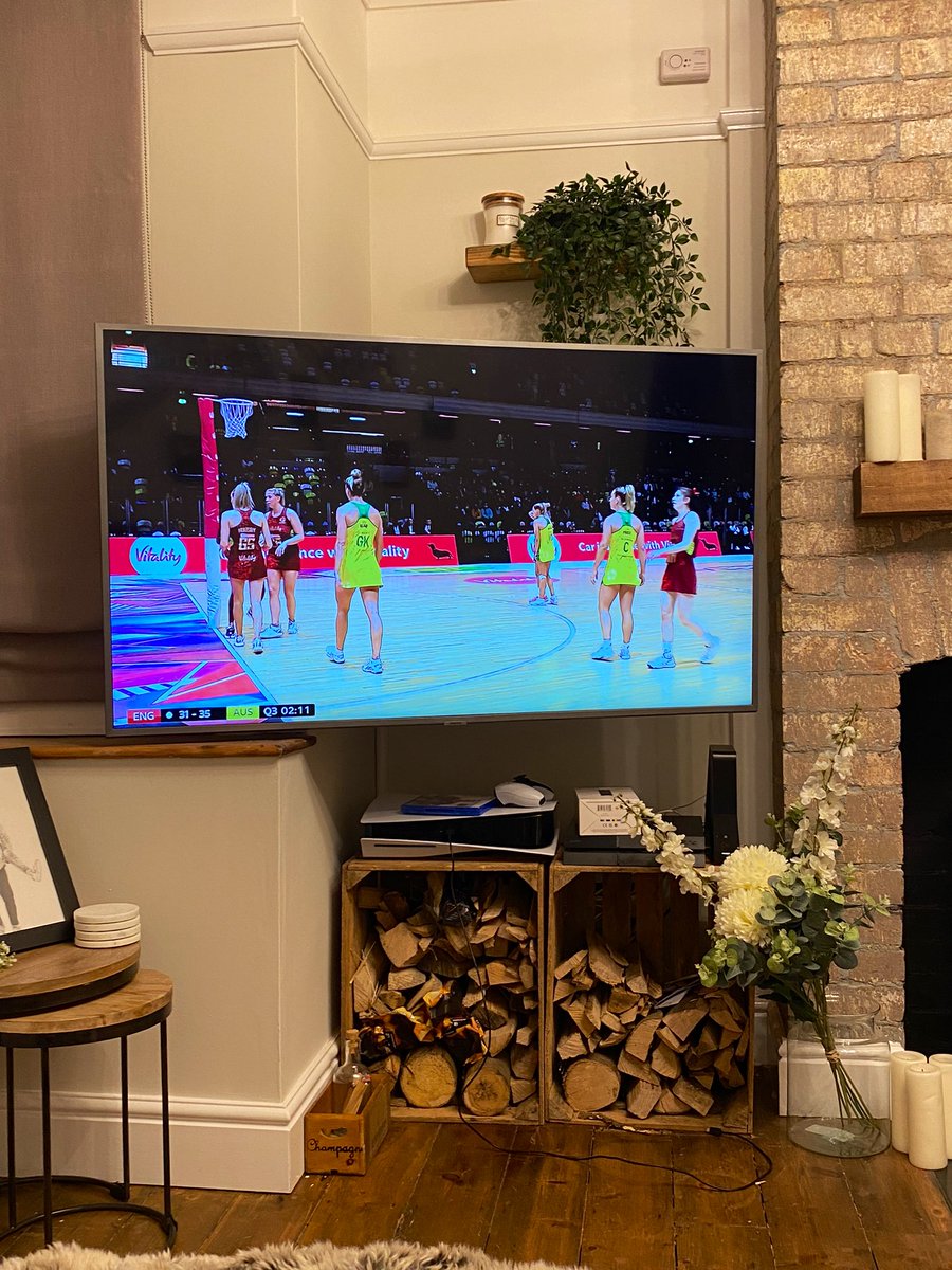 NaomiSianBP's tweet image. Been watching for 20 minutes and an reminded of just how much I miss playing. Just booked into a #BackToNetball session for next week. Televising women’s sports makes such a difference! @EnglandNetball