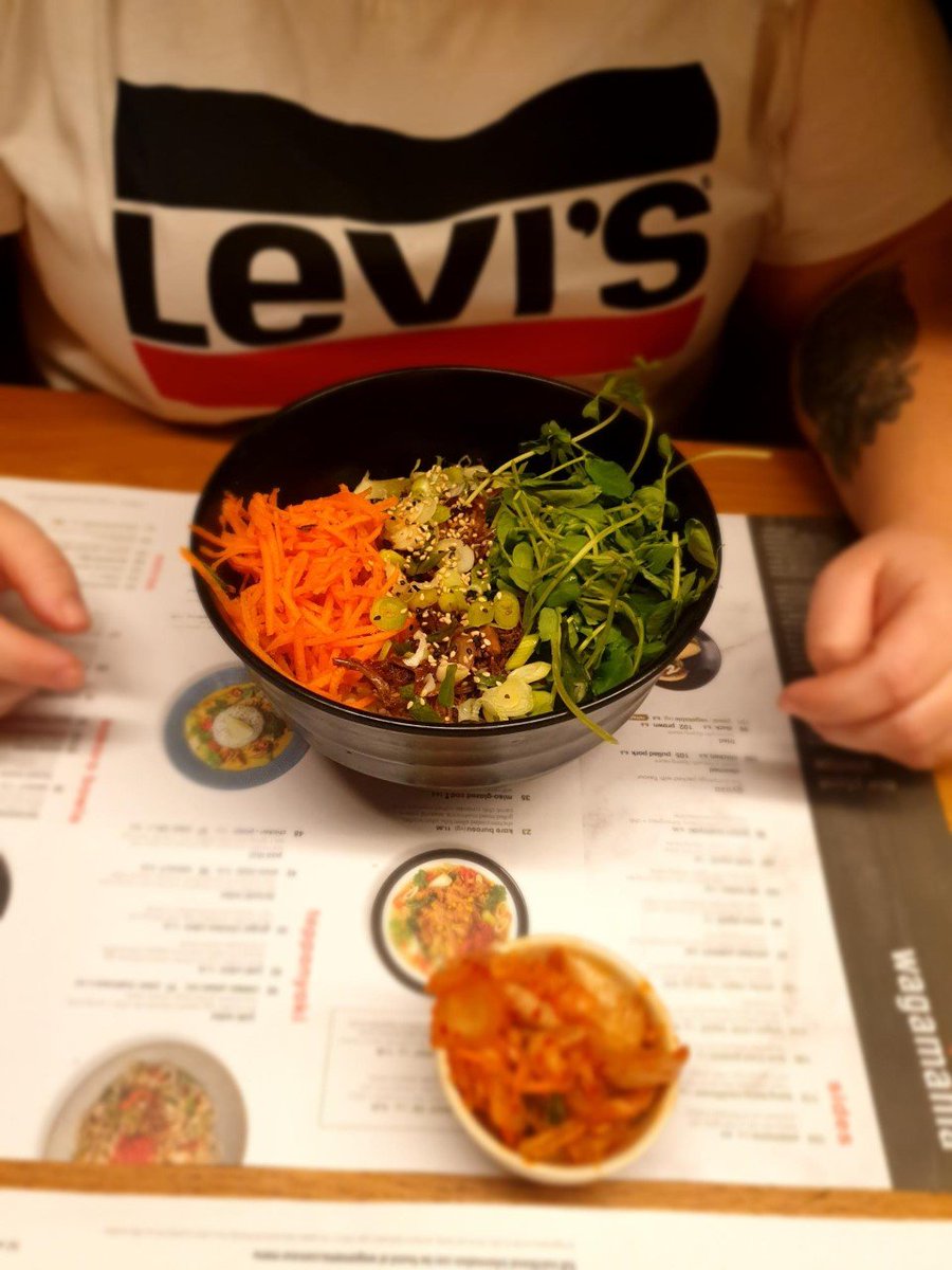 Elizabeth tweet media