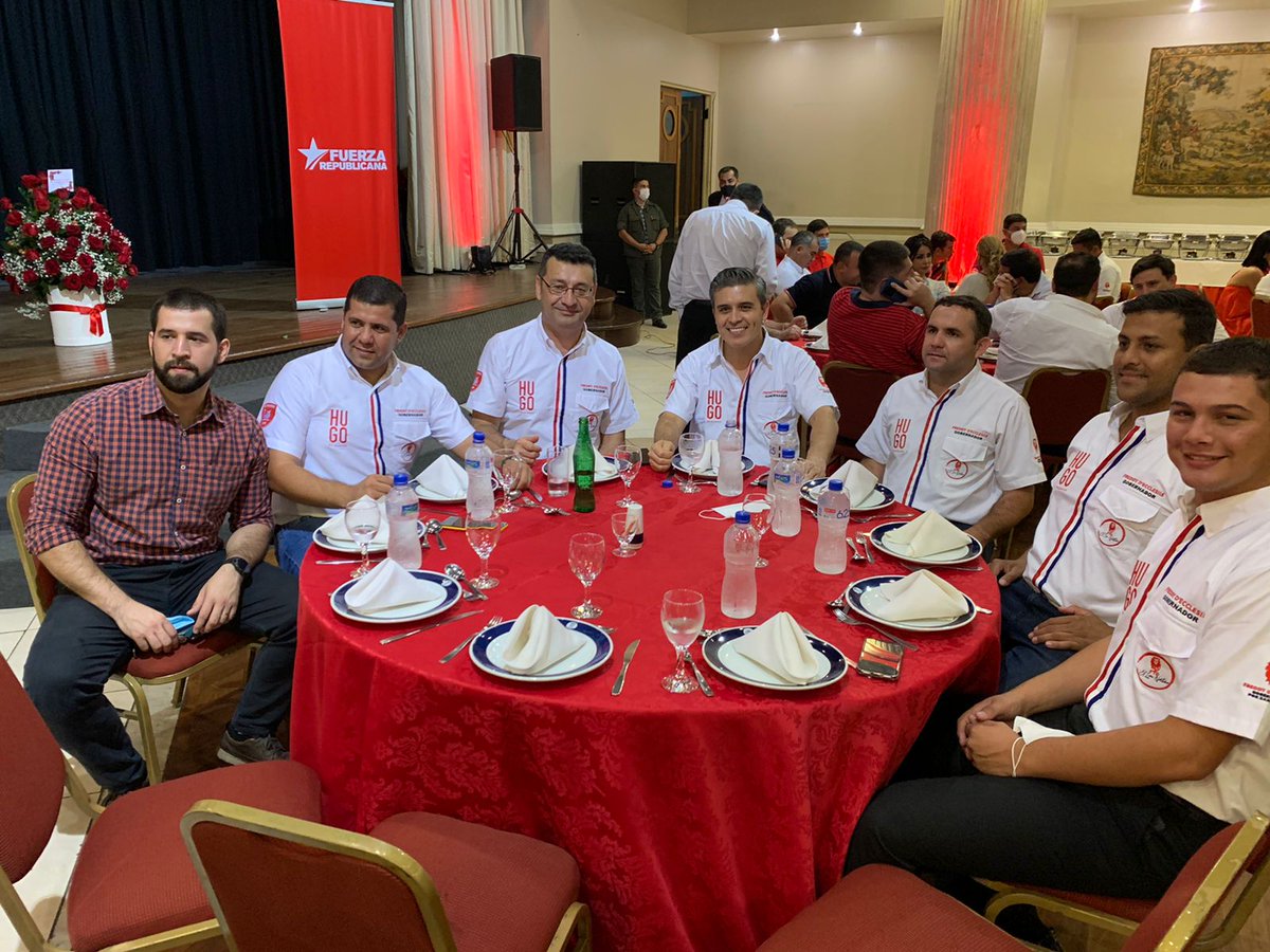 AdanRojasMart's tweet photo. Nace un nuevo movimiento, un nuevo liderazgo, el del Dr. @HVelazquezPy apoyado por las bases del Partido Colorado, con la #FuerzaRepublicana llegando a los rincones más lejanos de cada departamento y en los corazones más profundos de nuestra gente. https://t.co/n0E2sIJUcE