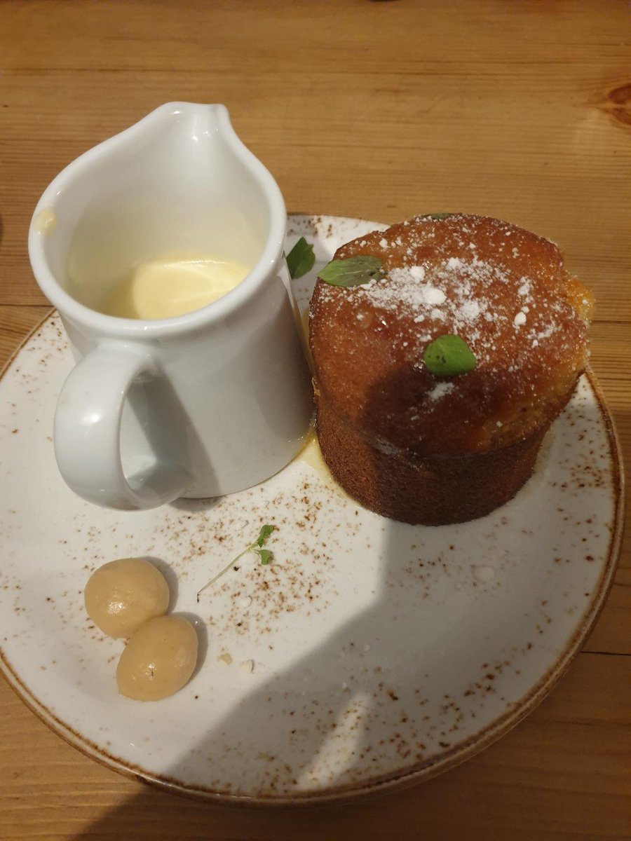 Elizabeth tweet media