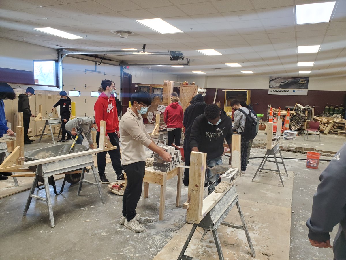 BricklayerIA's tweet photo. Bricklaying demo at Lincoln HS last week with Bricklayers &amp; Allied Craftworkers Local 3 Iowa- we had a great time showing the kids how to lay bricks and talking to them about a career as a BAC bricklayer! #iwanttobeabricklayer #masonryiniowa #futurebricklayer https://t.co/U9AkGuvp3f
