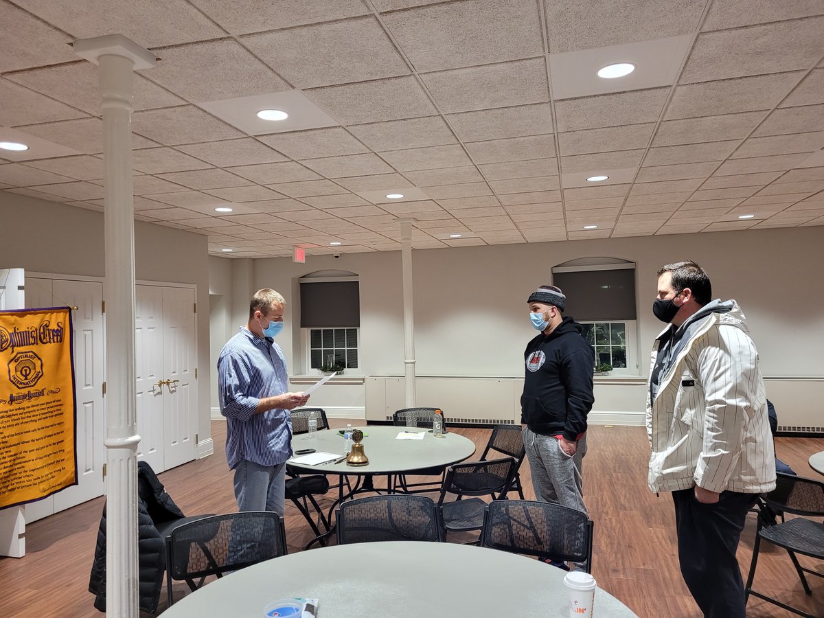 OptimistBtown's tweet photo. Vice President, Heath Brown installing our newest members, Andrew Weil and Ryan Trego.

#optimistclubofboyertown #optimistclub #optimistinternational #boyertownpa https://t.co/W0CDRCjaPs