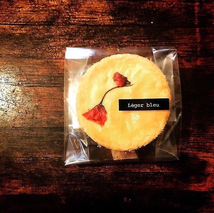 今年も

サクラサクガレット出てます^ ^

人生は常に付箋の回収です。
日常のすべてにおいて
必ず意味があります
受験生の皆さん頑張れ👍

#legerbleu 
#鹿児島スイーツ
#サクラサクガレット 
#レジェブルー 
#受験生がんばれ