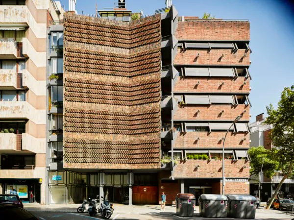 Viviendas Calle Bach, 4 – Ricardo Bofill Taller de Arquitectura buff.ly/3ftRoyR