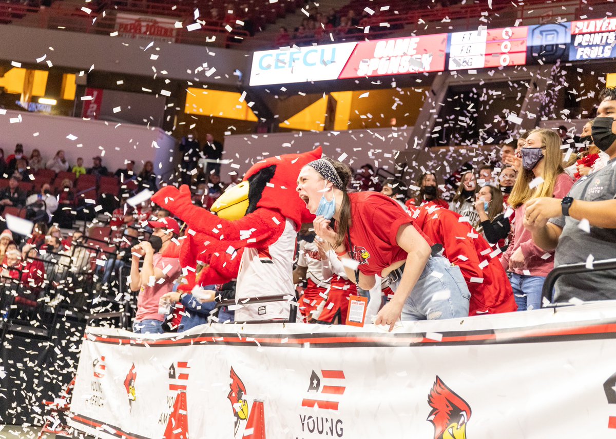 BollingerPhoto's tweet photo. Some frames from ISU’s win against Bradley!! https://t.co/AokeYFX9k9