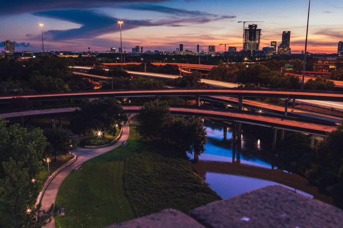 AppliedBolting's tweet photo. Are you in the #HoustonTX area and want to learn more about our DTIs and #fastening technology? Send us a message. 

#StructuralSteel #MadeInAmerica #Infrastructure #SteelWorkers #Flanges #OilandGas #OilIndustry #StructuralEngineering #Pipeline #NaturalGas #USA #Innovation #Tech https://t.co/Z4jmJ8R1eG