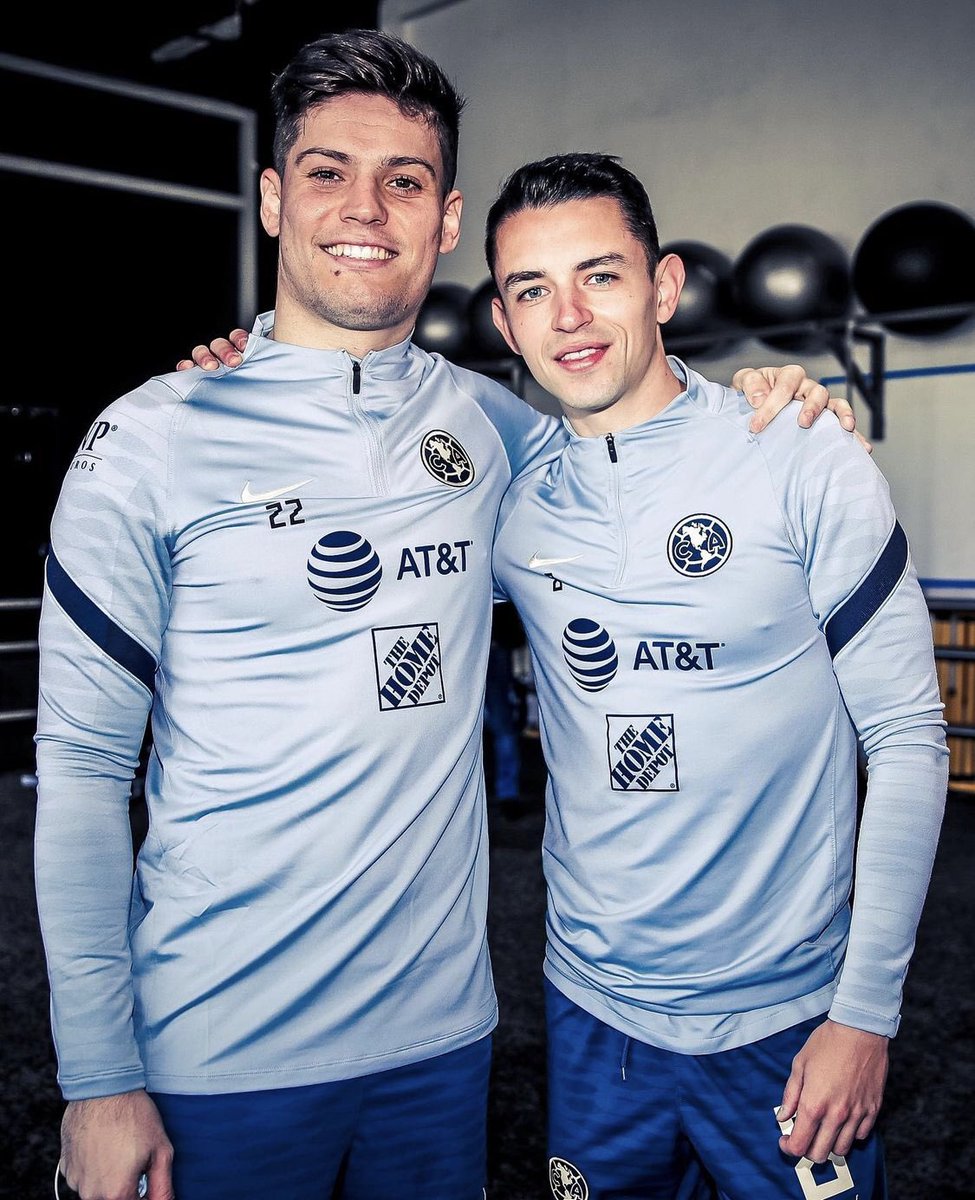 Alvaro10fidalgo's tweet photo. Hace 18 años empezamos a jugar juntos, ahora volvemos a coincidir
en el equipo más grande de México. Desde ya a trabajar y darlo todo para conseguir lo que todos queremos. Bienvenido mi hermano 🦅 https://t.co/qyTM6nttKU