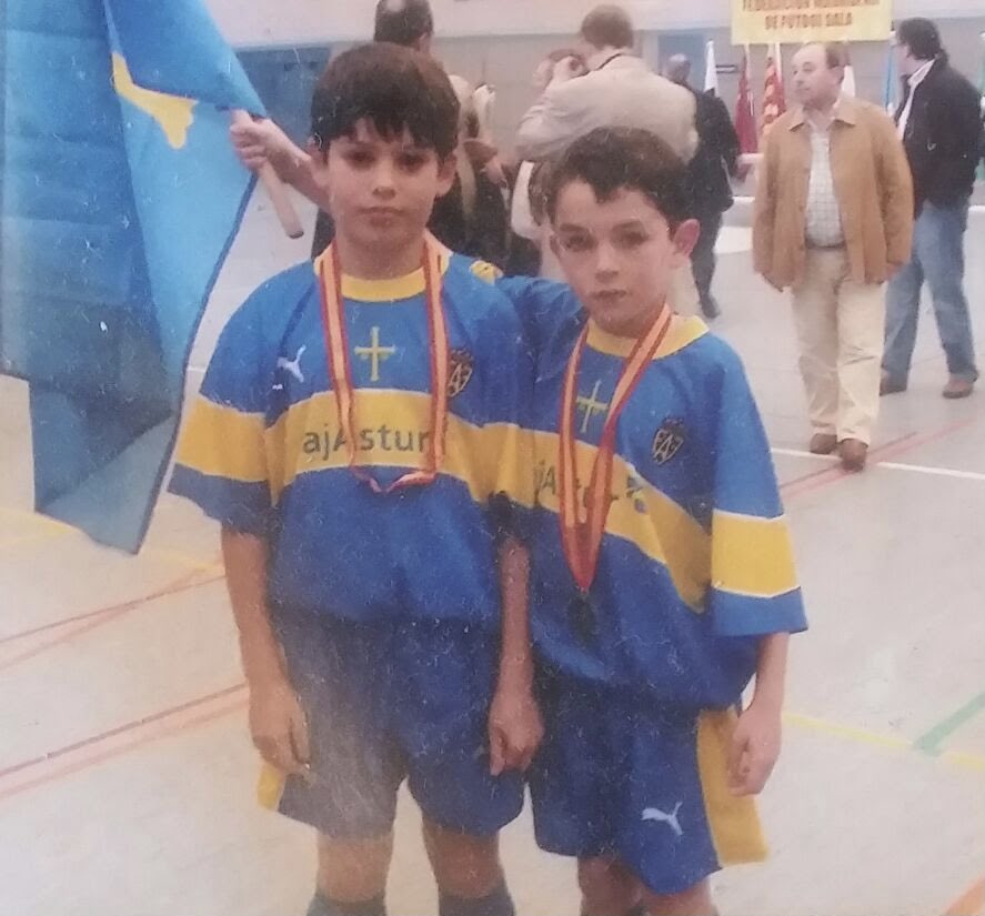 Alvaro10fidalgo's tweet photo. Hace 18 años empezamos a jugar juntos, ahora volvemos a coincidir
en el equipo más grande de México. Desde ya a trabajar y darlo todo para conseguir lo que todos queremos. Bienvenido mi hermano 🦅 https://t.co/qyTM6nttKU