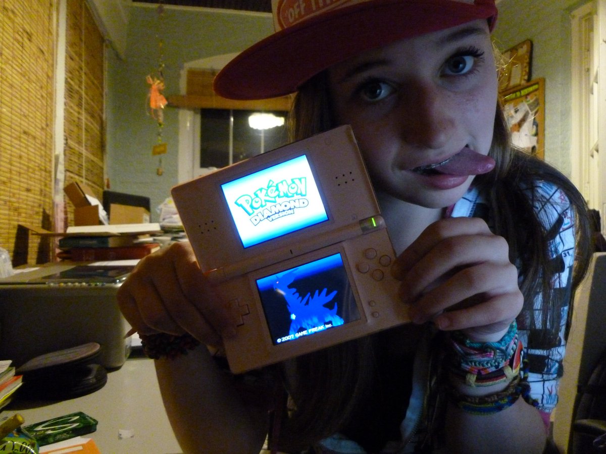 kateriley_txt's tweet photo. friendly reminder first access to When We Were Young tickets goes to people who can provide valid photo ID. I've attached an example below: https://t.co/Ype2kHcFdI