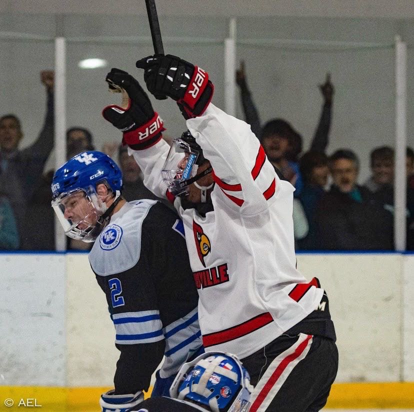 louisvillehkyd1's tweet photo. Cards fly. Cats die. Beat ❌entucky https://t.co/le9gDFLpiF