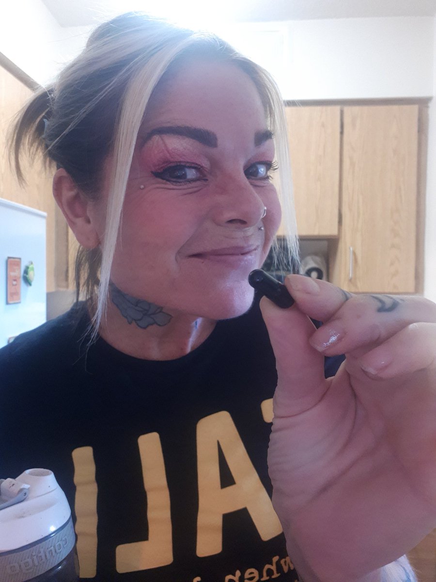 Sparkiestgerm's tweet photo. I1 gram of Rick Simpson Oil keeps my brain tumor from growing back. 
#ricksimpsonoil #cannabis #braincancer #thisiscancer #fightingcancerwithcannabis #toronto https://t.co/O2ZXDfBP9u