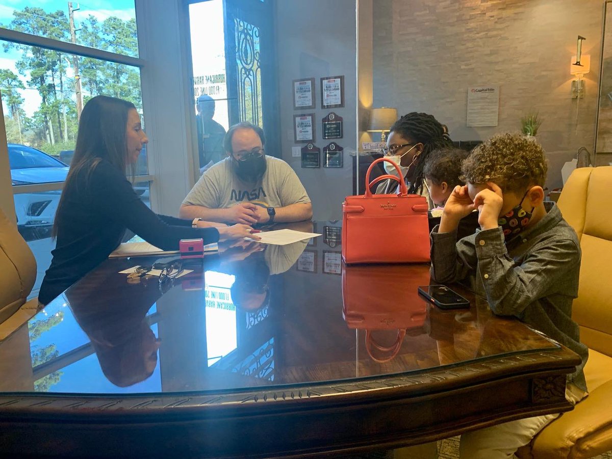 mdrealtynotary's tweet photo. MD Realty made it happen for these teachers. House sold in 17 days…thanks again for trusting BHHS with the sale of your home. #sold #realtor #humblerealtor #houston #realtor https://t.co/6cgMvUK5JZ