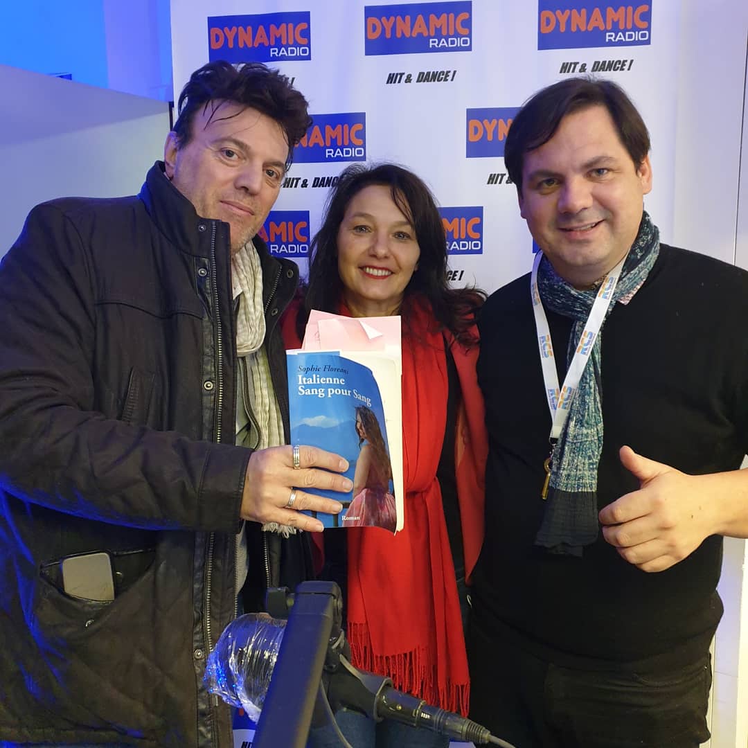 Pour TOUT SAVOIR sur mon roman Italienne Sang pour Sang 🇮🇹❤, 🚀🥳 2 émissions Radio du 16/11/2021. Interviewée par @ChristopheMedici. Merci 🙏 et à #IDFM et #DynamicRadio ➡️Émission IDFM 98FM #SoundCloud soundcloud.app.goo.gl/ZkFV9 ➡️Émission Dynamic Radio soundcloud.app.goo.gl/SA13Z