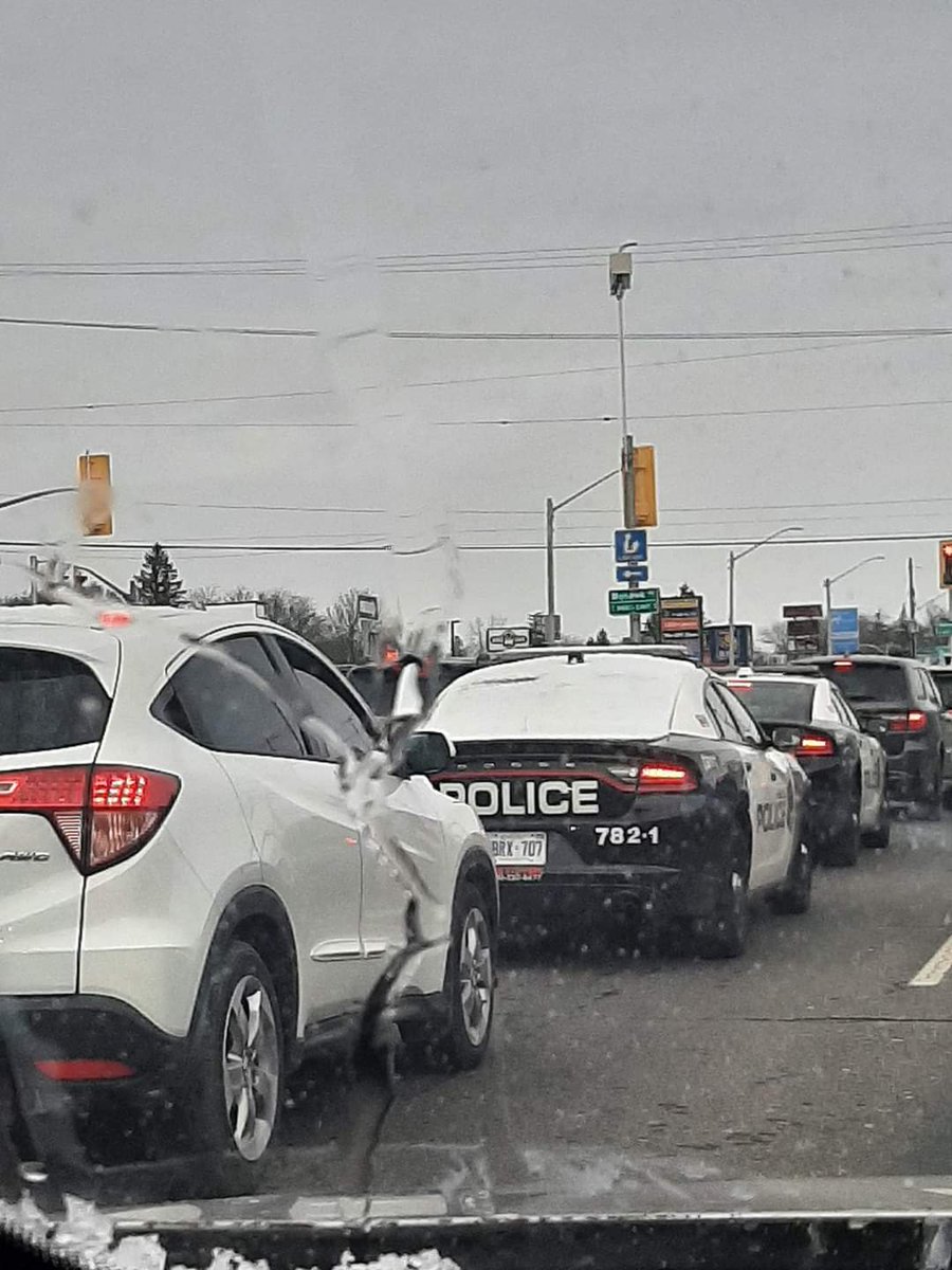 justa2oh's tweet photo. @HamiltonPolice Maybe your officers should take your advice https://t.co/emy1Sj8Fgn