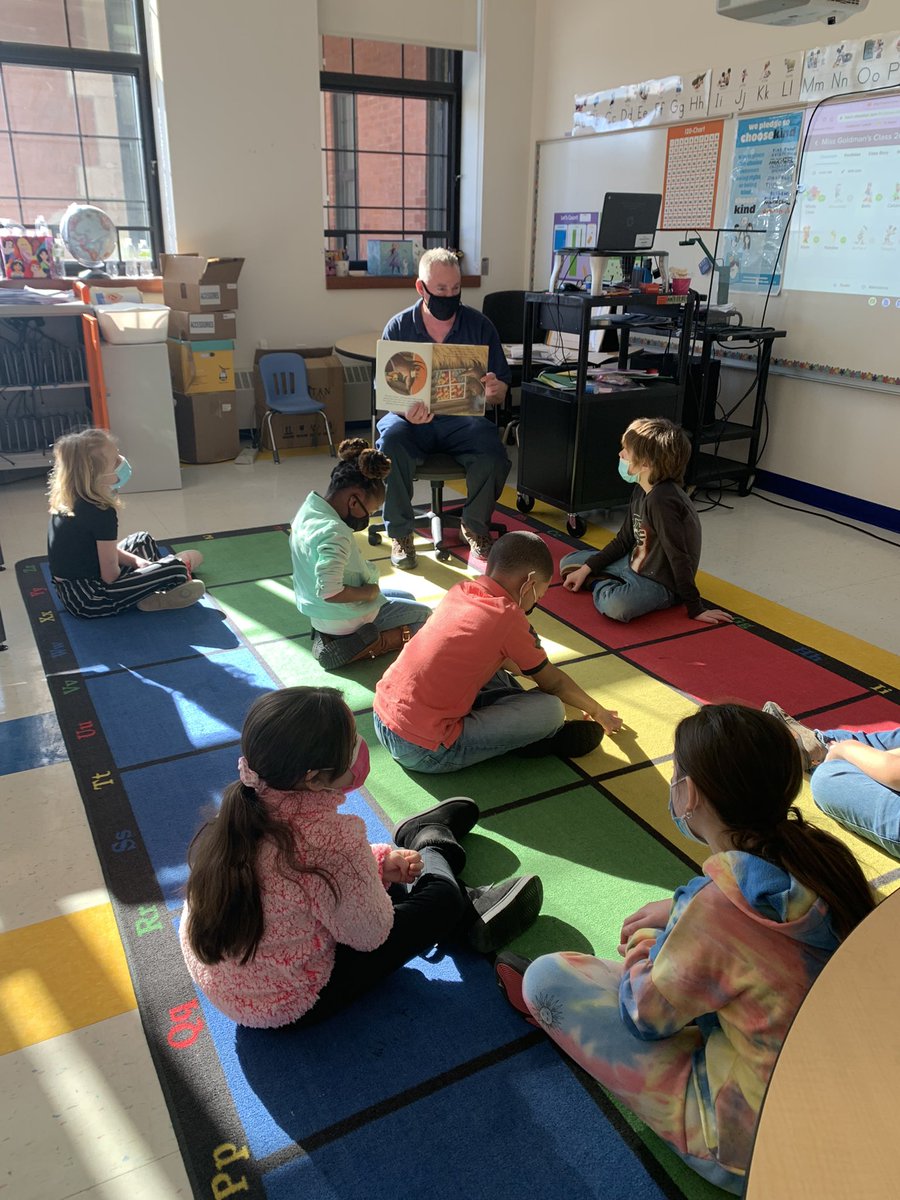 Mr. Russ or Mr. Clean (as our class likes to say) one of our custodians, read to us today! <a href="/PotterPandas1/">@PotterPandas</a> <a href="/PSDRI_Schools/">Pawtucket School Department</a> <a href="/PawtSchlsonRIse/">Pawtucket Schools- Office of Teaching & Learning</a> @PawSchoolsCIA <a href="/ReadWithMalcolm/">Share the Magic Foundation</a> #readbowl #readwithmalcolm #reading #guestreader