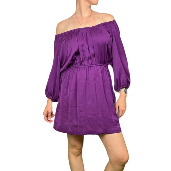 debskick's tweet photo. So good I had to share! Check out all the items I'm loving on @Poshmarkapp from @DarkVampryss #poshmark #fashion #style #shopmycloset #joie #everleigh #eileenfisher: https://t.co/td0uqWyWl2 https://t.co/qxEY2ODWOa