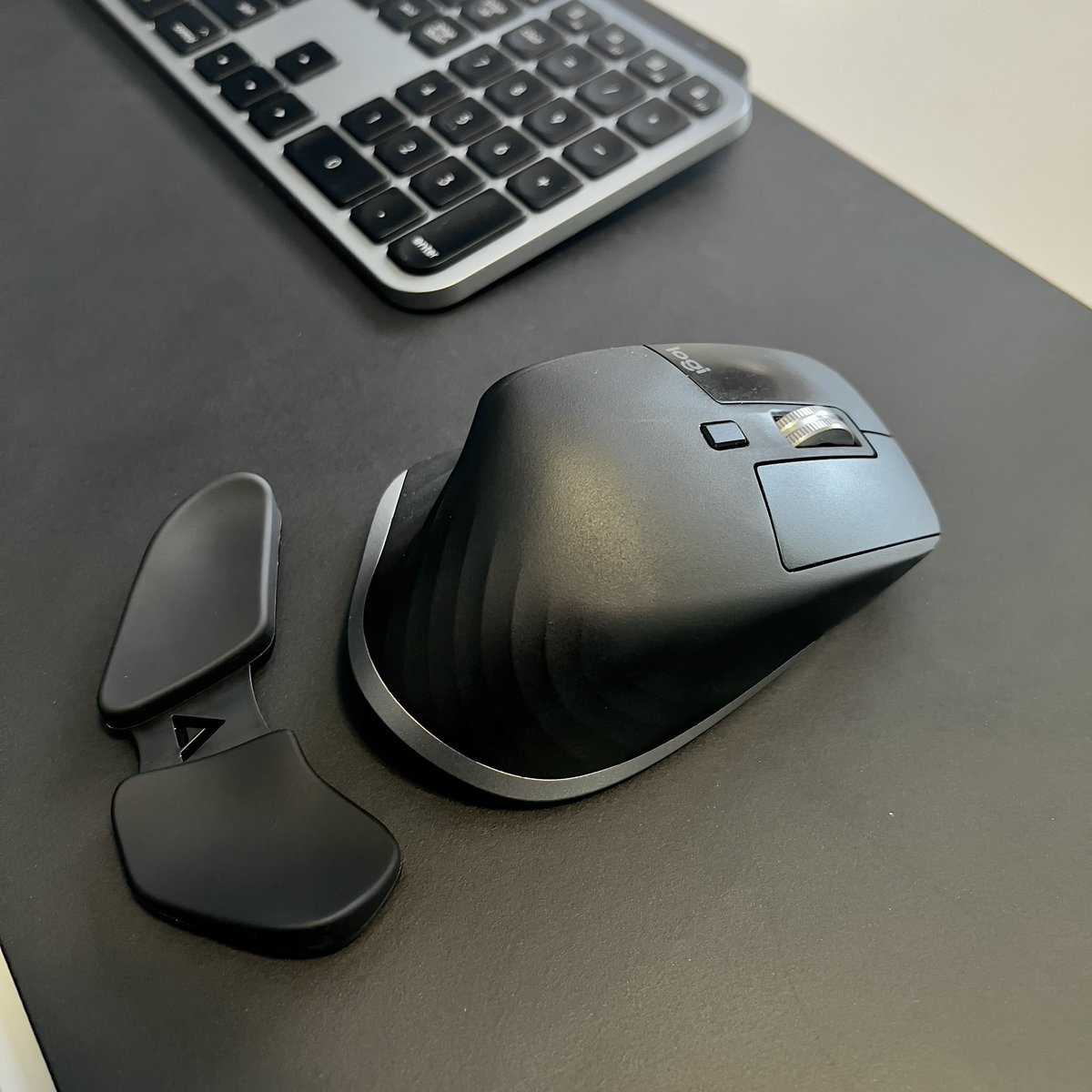 TechFromDad's tweet photo. A few days in with the @DeltahubHQ #caprio2 and really enjoying it. Started out a bit skeptical but now it feels weird not using it with my mouse. #selfcare #tech #analogtech https://t.co/6Qt2lEoWXW