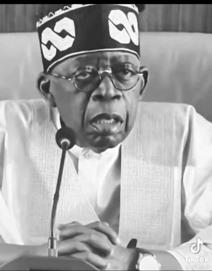 BastuMayowa's tweet photo. @lawaladedeji18 @SavvyRinu #Bredes you mean? Well, I didn't #cedis #camming but #ẹwẹ #bredes are #Ghana go home. https://t.co/2WUPsg8ZQ4