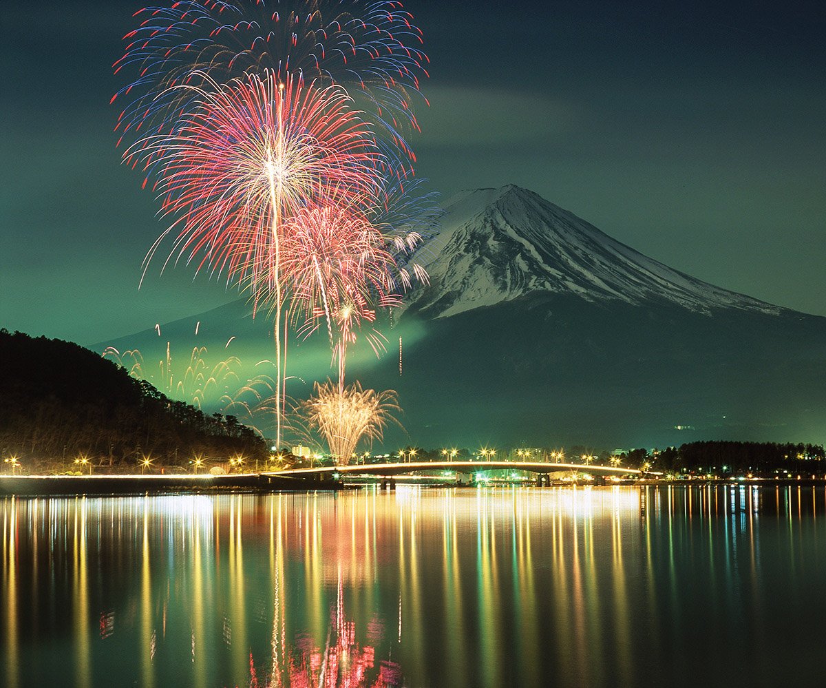 冬花火 今週から始まりますね。 河口湖で以前撮影。