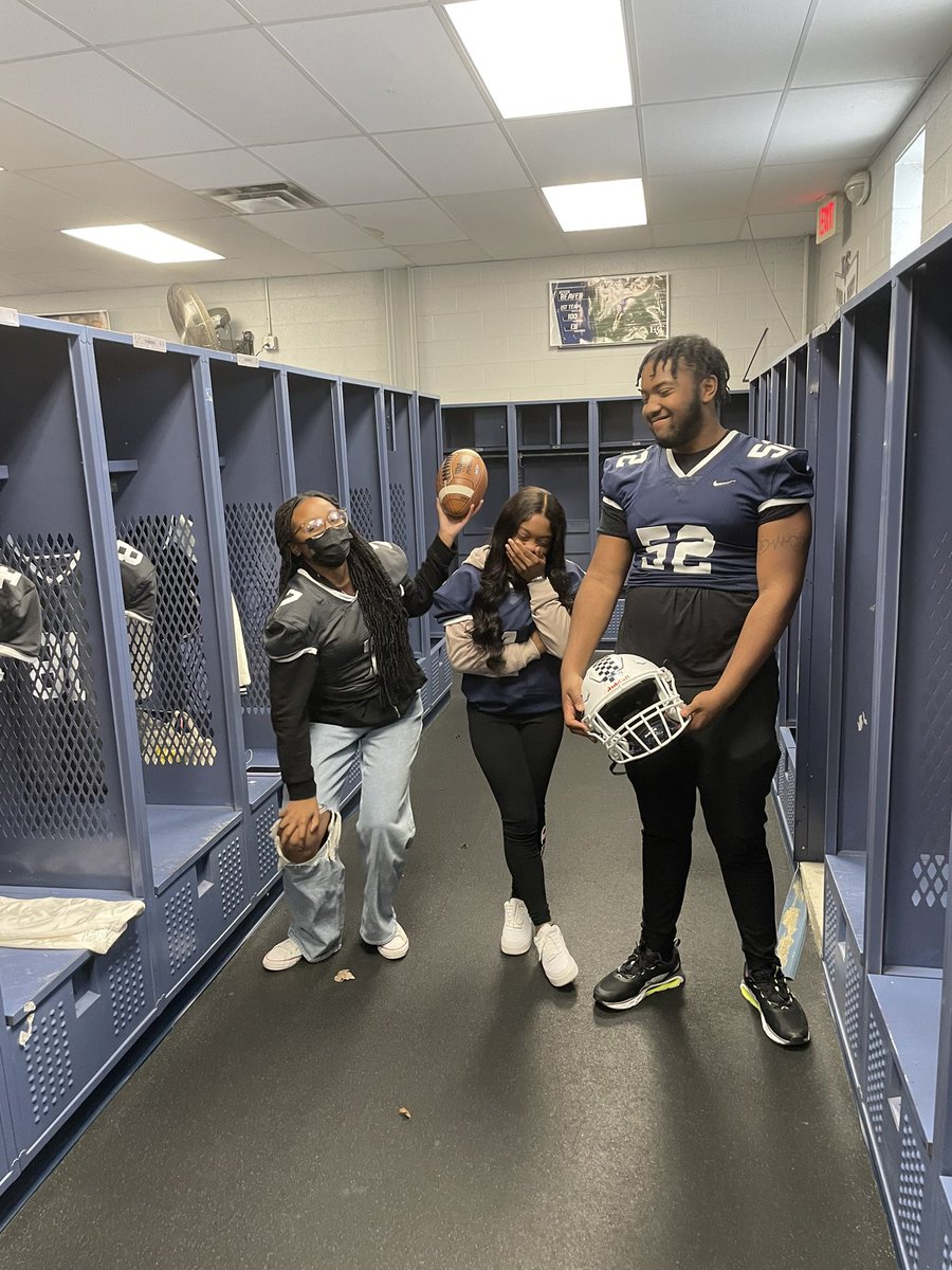_phirst's tweet photo. After a great visit i am blessed to receive an offer from Lebanon Valley College #Goflyingdutchman ๐ค๐ https://t.co/LFuSLNHzsA