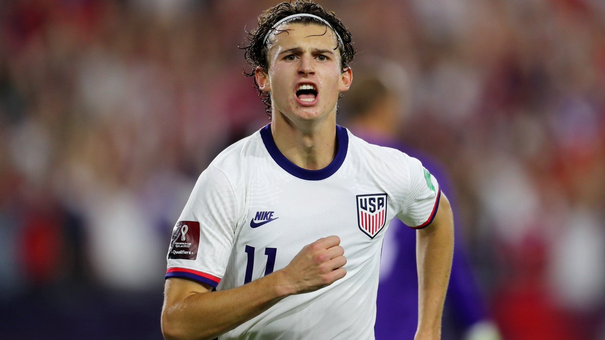 AllThingsLeeds1's tweet photo. 🗞️ | #LUFC have had a £15 million bid for US men’s national team attacker Brenden Aaronson rejected by RB Salzburg.

The club remain intent on signing him this window despite their first offer being rejected.

RB Leipzig and AC Milan have also been linked with the 21-year-old. https://t.co/UqeWfibSNW
