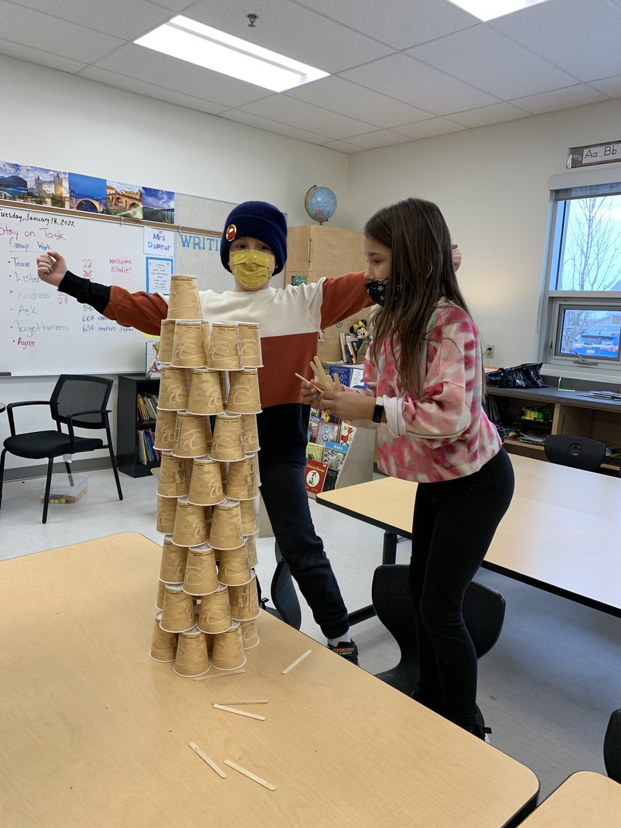AngelaDepner's tweet photo. Making the most of a chilly Blue day, our gr3 engineers planned, designed and tested various techniques and materials for building the tallest structure @Rebecca_Thouin @Copperfield106 #wearecbe #thirdgradethunder https://t.co/Em9kZO4EpQ