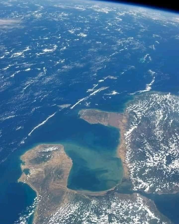 Italymario's tweet photo. Que belleza 😍
Golfo de Venezuela 🇻🇪 desde la Estación Espacial Internacional🛰️ https://t.co/1BDuJgnAoz