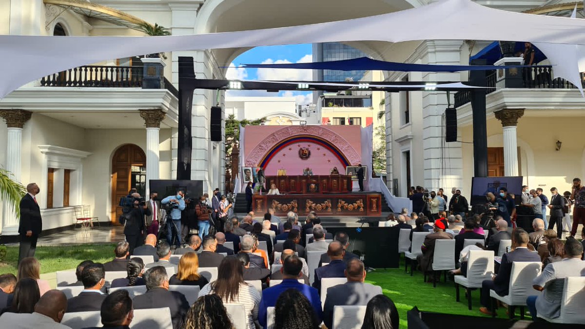 #AHORA | Segunda discusión del Proyecto de Ley Orgánica de reforma de la Ley Orgánica del Tribunal Supremo de Justicia.

#SomosConstructoresDePatria <a href="/NicolasMaduro/">Nicolás Maduro</a> <a href="/jorgerpsuv/">Jorge Rodríguez</a>