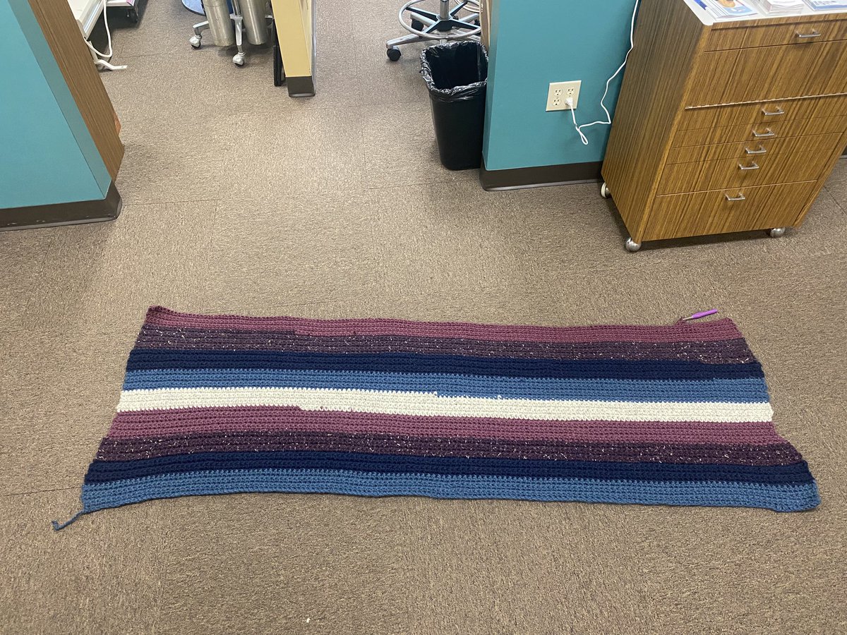 Lyss_Smith_'s tweet photo. i decided i’d start making a blanket. and i’m so proud🥺 https://t.co/NzApP26zEj
