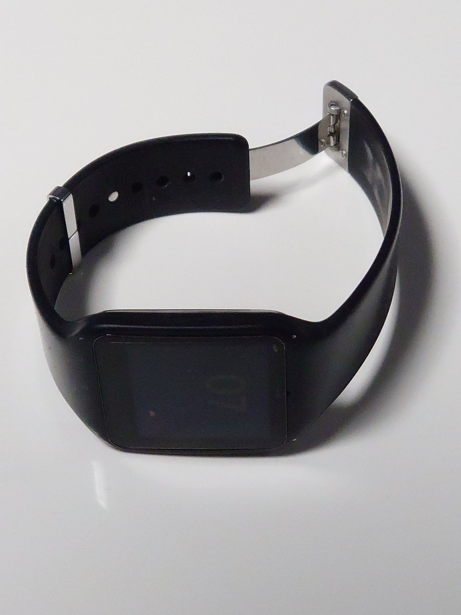 golavis's tweet image. ウォッチくん
二日ぶり起動
無事に雪没から生還
#SmartWatch3
#sony