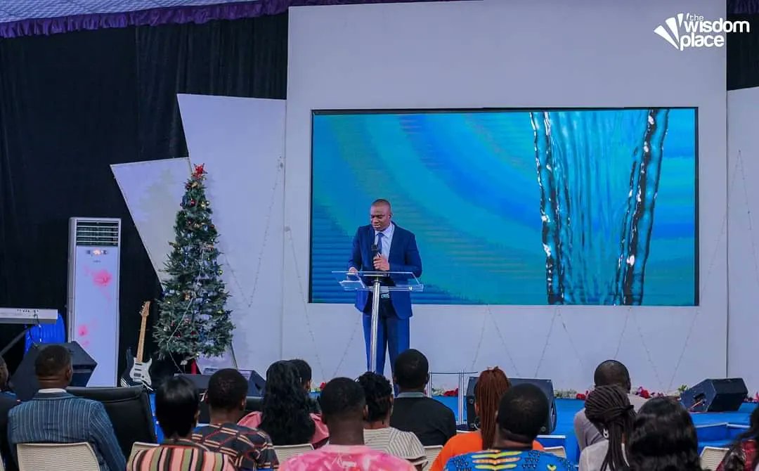 OsiriWisdom's tweet photo. #SundayService
#TheWisdomPlace
#WisdomForDirection https://t.co/2LZRfEqsqk