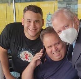 MagallanesHoy's tweet photo. Cuando estás en el circuito de radio @deportiva con el  #Magallanes y en la #GranFinal 
"Una foto ahí normal @carlitosfeo19 @ginergr @rogerrojasveliz " 

#MagallanesHoy #18Ene les desea un #FelizMartes a todos los #Magallaneros en #Venezuela y el mundo https://t.co/0JYBjF3hBX