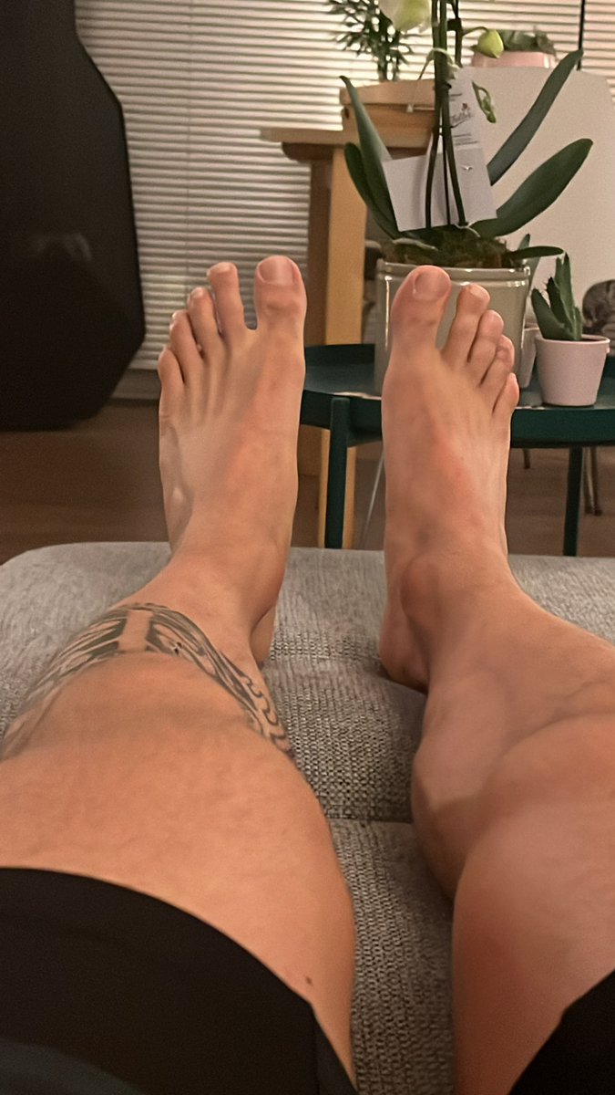 masteraresson's tweet photo. Perfection. The end!
@CashMastersRT @RTfootmaster @rt4dom @MASTER_UPDATES @AlphaMaleWorld1 @JockFootFantasy @RTtruealpha @BestFootMasters @sockfetishinc @myfootaddiction @officer_rt @Mexicanslave https://t.co/6AkIrkj8ha