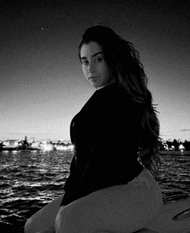 laurianathinker's tweet photo. boat baby https://t.co/JX8RCMwqB7