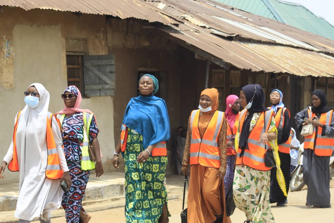 ftvf_foundation's tweet photo. Do you know what's hard after making other people happy? It's when they don't realize that you also need someone to do the same..
#volunteers #Volunteering #Kaduna #Zaria #TiredFaces #SayCheese #TiredButStrong #FTVFRamadan https://t.co/U1YBjqfClK