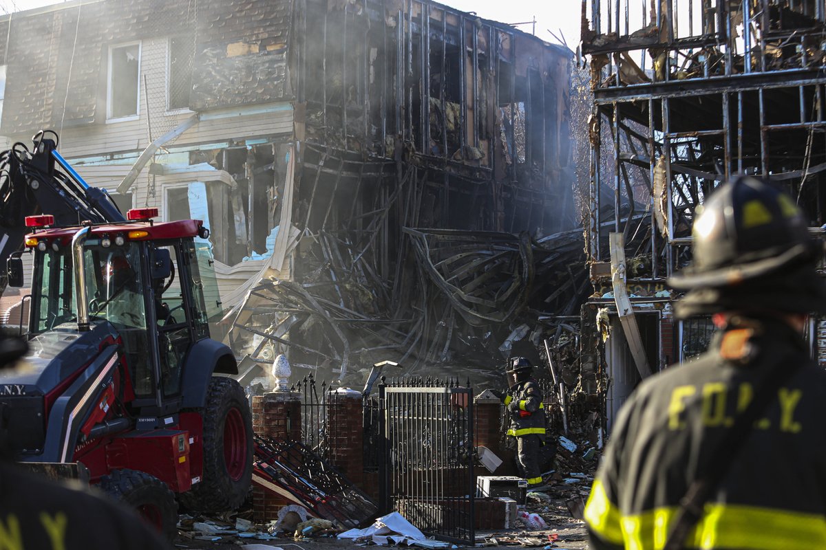viewpress's tweet photo. Check out this gallery: Gas explosion destroy homes in the Bronx, New York: https://t.co/VhRcM9QgVa https://t.co/Q0YXmTxN1P