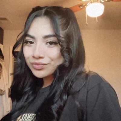 sooffiiaa_'s tweet photo. #NewProfilePic https://t.co/JIywl6qGMA